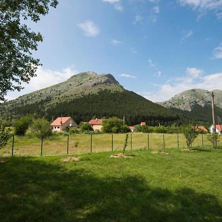 Lovcen Mountain Cottages Njegusi Esterno foto