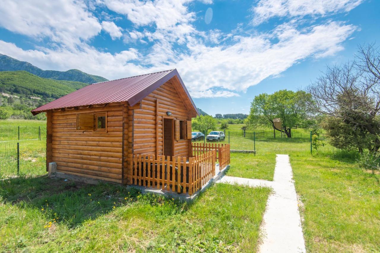 Lovcen Mountain Cottages Njegusi Esterno foto