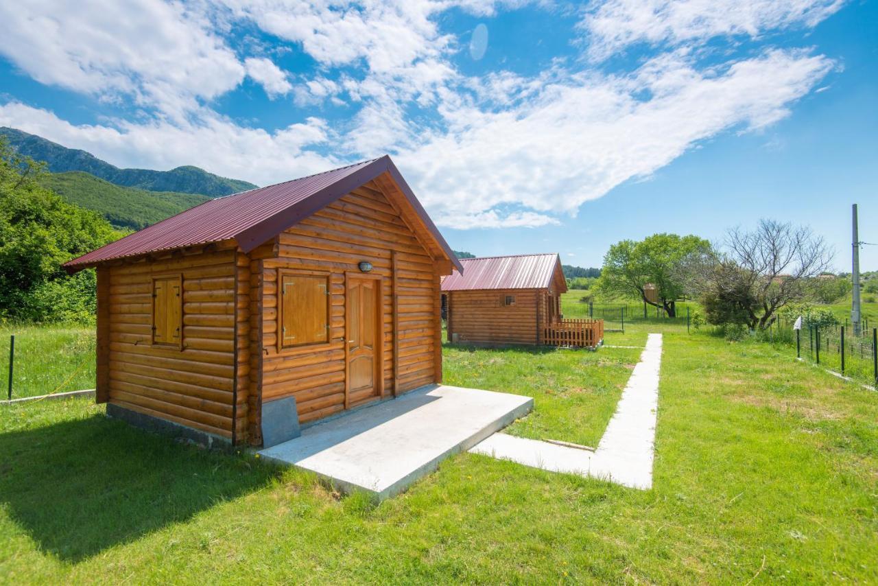 Lovcen Mountain Cottages Njegusi Esterno foto