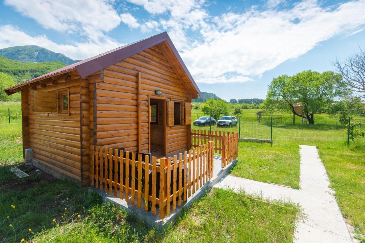 Lovcen Mountain Cottages Njegusi Esterno foto