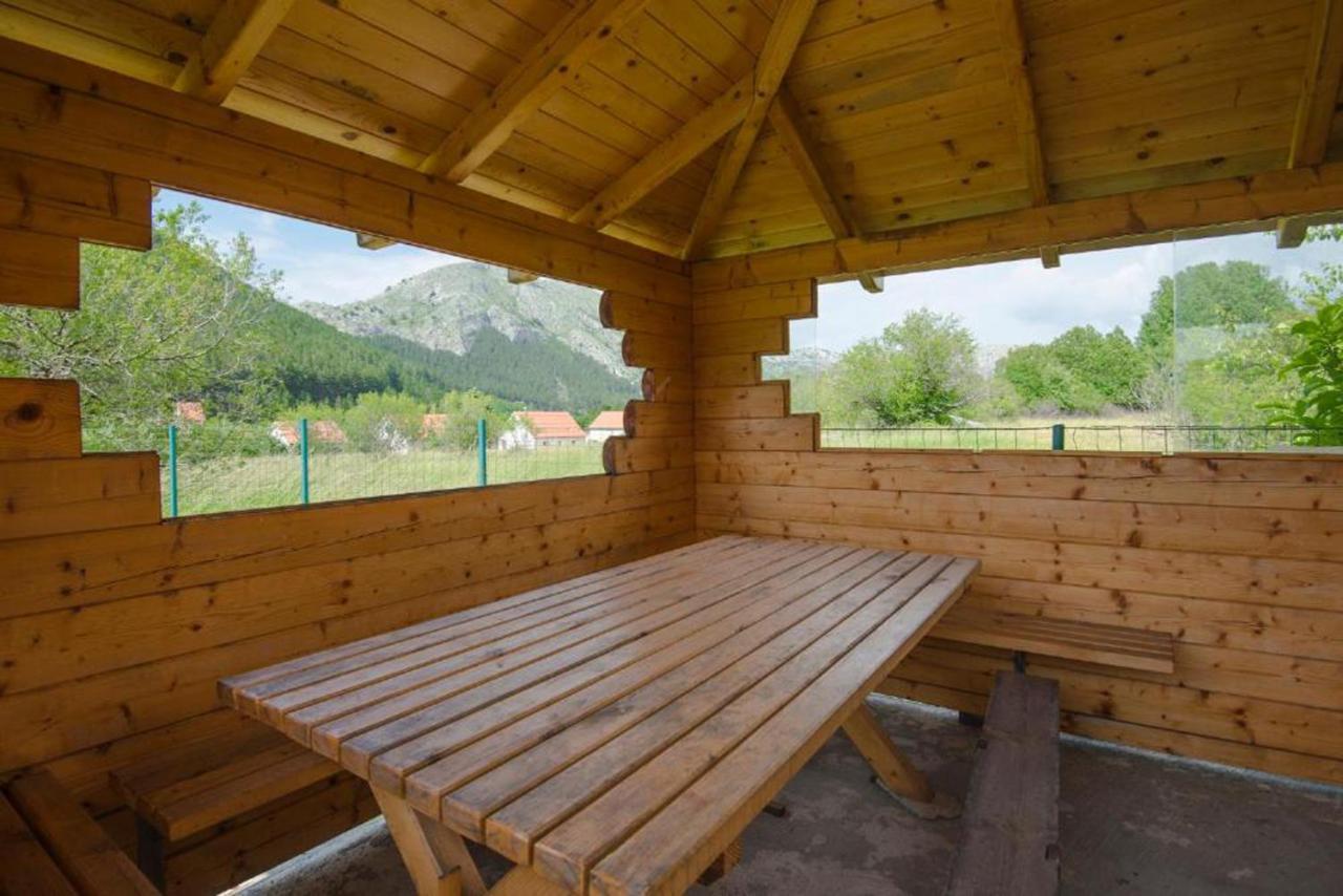 Lovcen Mountain Cottages Njegusi Esterno foto