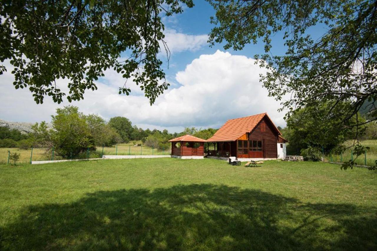 Lovcen Mountain Cottages Njegusi Esterno foto